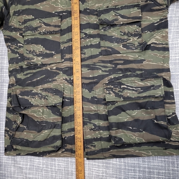 Rothco Tiger Stripe Camouflage Field Jacket BDU Camo Button Men's Small-Reg - Picture 10 of 13